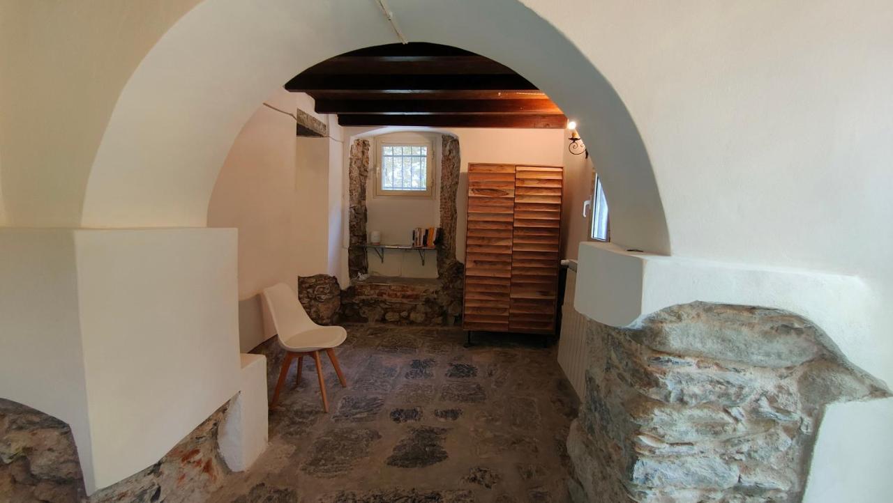 La Casa Delle Pietre Parlanti - Casa In Pietra Ai Piedi Del Parco Delle 5 Terre Bed and Breakfast Biassa Exteriör bild