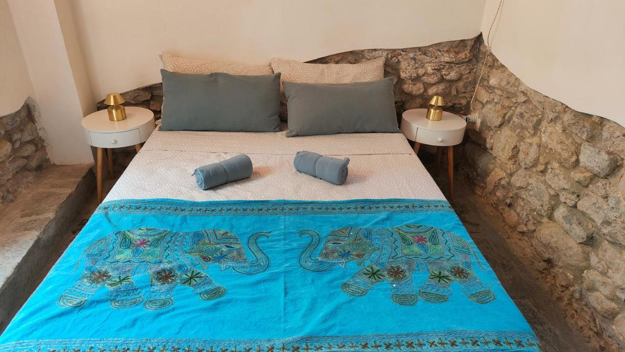 La Casa Delle Pietre Parlanti - Casa In Pietra Ai Piedi Del Parco Delle 5 Terre Bed and Breakfast Biassa Exteriör bild