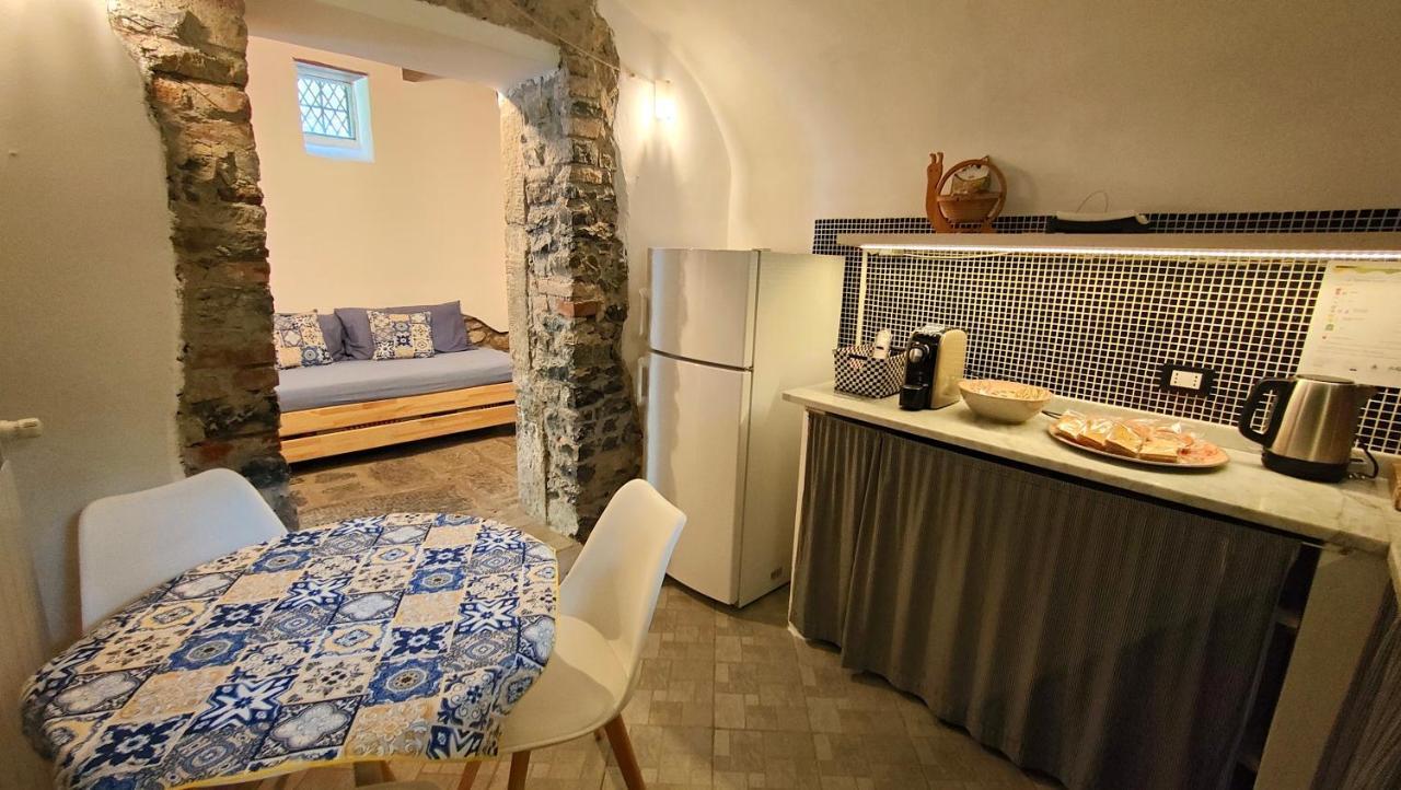 La Casa Delle Pietre Parlanti - Casa In Pietra Ai Piedi Del Parco Delle 5 Terre Bed and Breakfast Biassa Exteriör bild