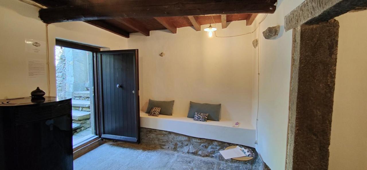 La Casa Delle Pietre Parlanti - Casa In Pietra Ai Piedi Del Parco Delle 5 Terre Bed and Breakfast Biassa Exteriör bild