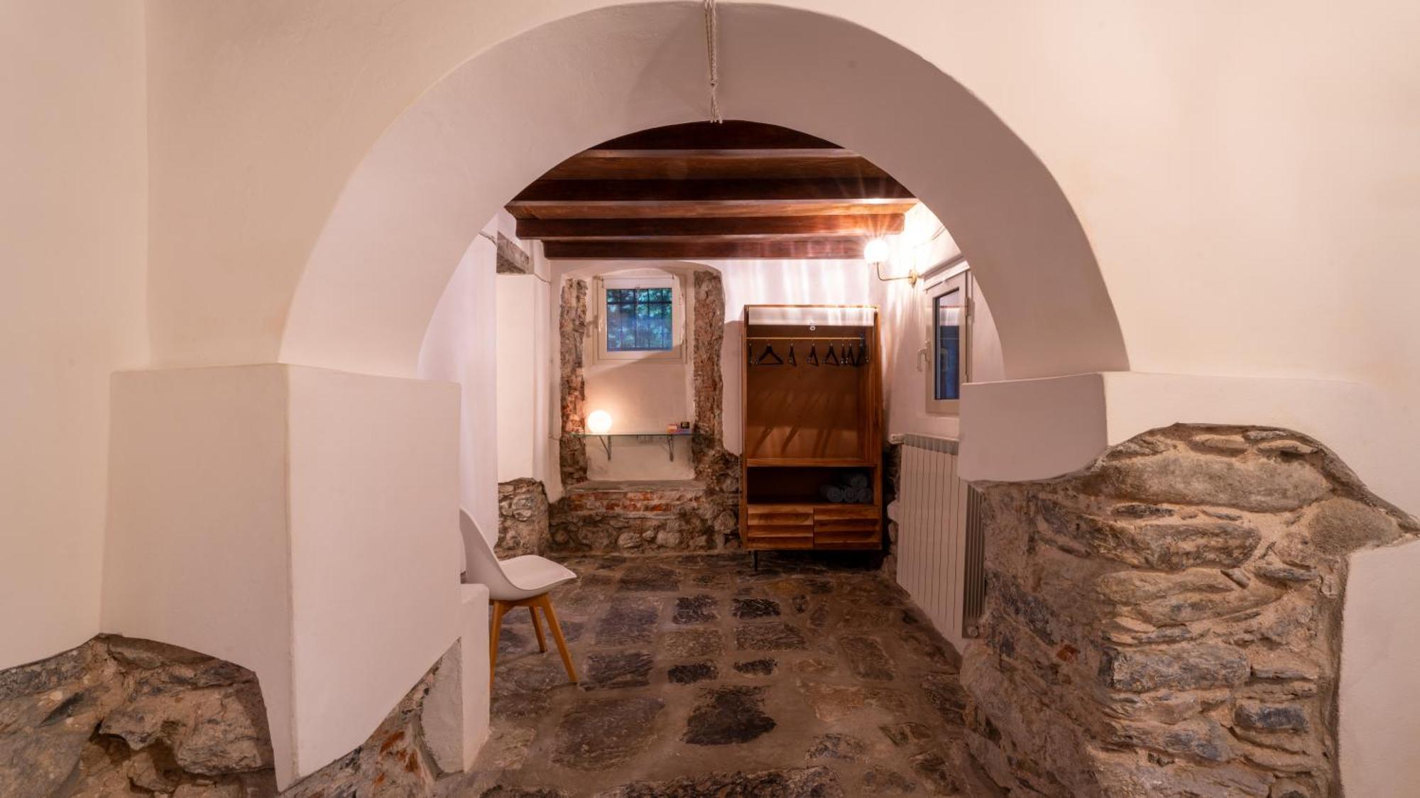 La Casa Delle Pietre Parlanti - Casa In Pietra Ai Piedi Del Parco Delle 5 Terre Bed and Breakfast Biassa Exteriör bild